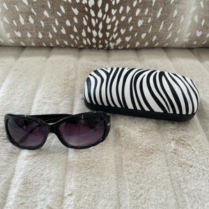 Like New! Kay Unger NY Sunglasses & Case